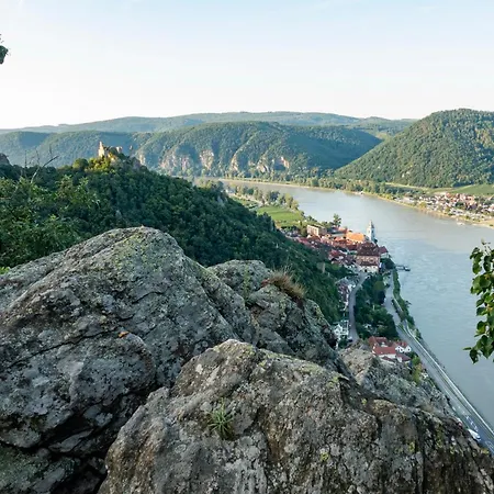 Fleur Star Wachau Апартаменты *